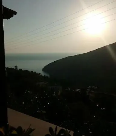 παραδοσιακό σπίτι με πανοραμική θέα 別荘 *